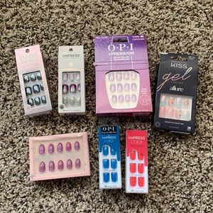 Press-on nail/glue-on nail bundle